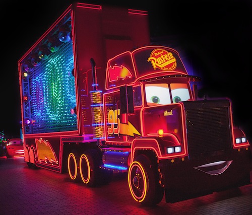 Mack Truck in Paint the Night 1_15_DLR_9507