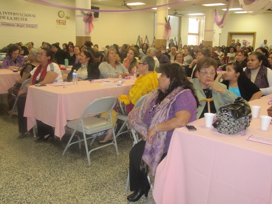 Celebrando el Día Internacional De La Mujer Con “Un Nuevo Amanecer”