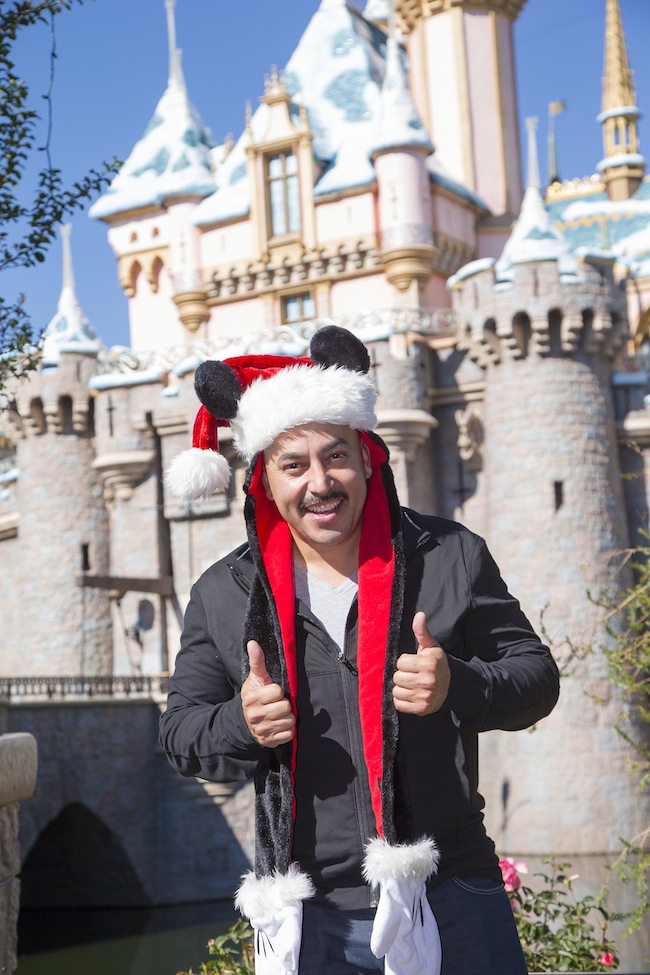 Llega La Navidad A Disney Con Lupillo #LupilloRivera  #Disneyland
